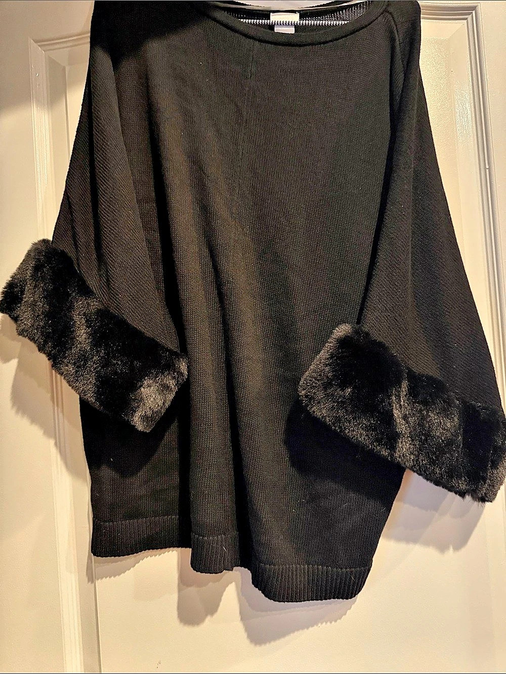 Chico Faux very soft Fur Cuff Sweater in Black Size 2 NWT